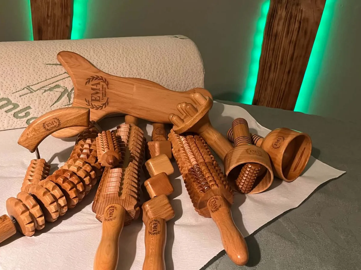 Professionelles EMA-Holzwerkzeug-Set für die Maderotherapie in Jelena's Beauty Lounge